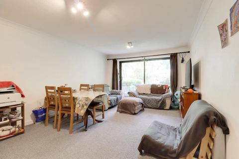 34 Campion Close, Croydon, CR0 5SN