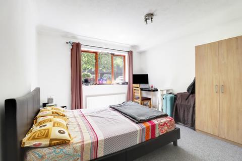 34 Campion Close, Croydon, CR0 5SN