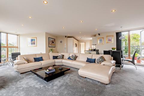 2 bedroom penthouse for sale, London Road, Sevenoaks, Kent