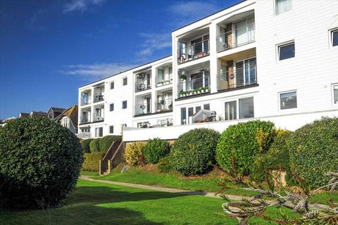 2 bedroom apartment to rent, 46 Grand Parade, Leigh on Sea SS9