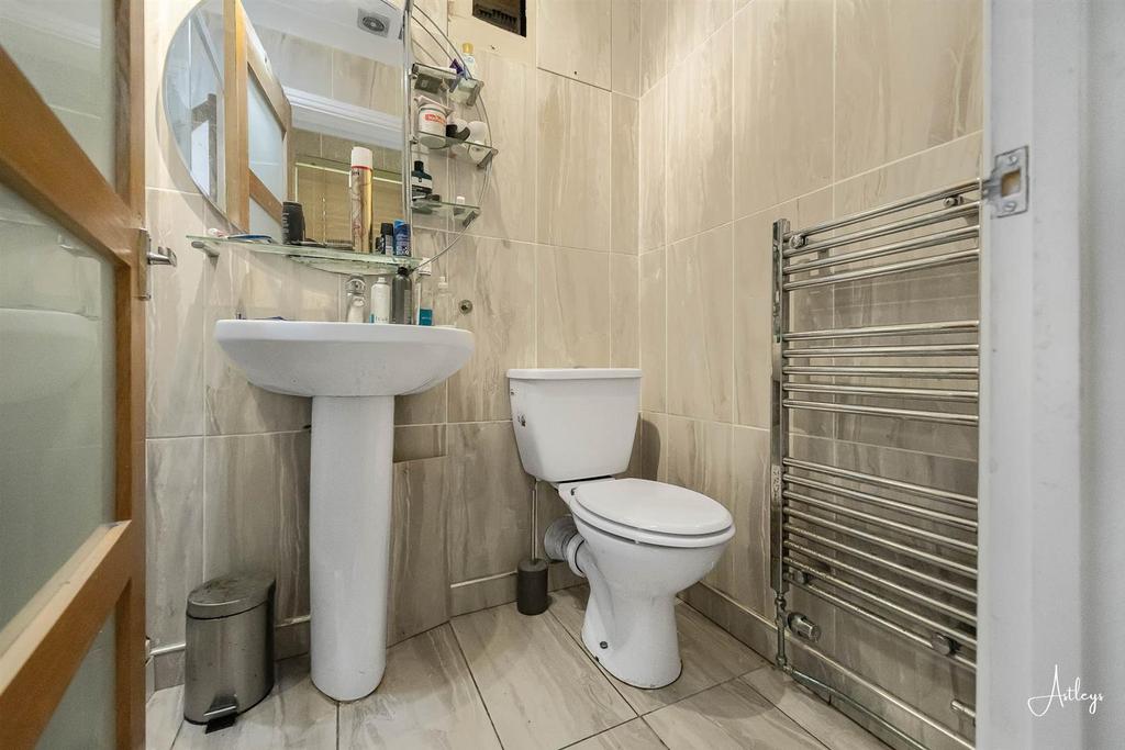 Annex Number One Shower Room