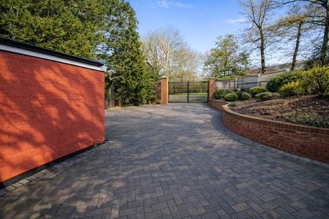 4 bedroom bungalow for sale, Hillside Road, Northwood, Middlesex