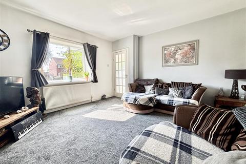 3 bedroom terraced house for sale, Wakefield Road, Swillington, Leeds