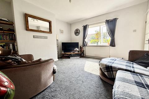 3 bedroom terraced house for sale, Wakefield Road, Swillington, Leeds