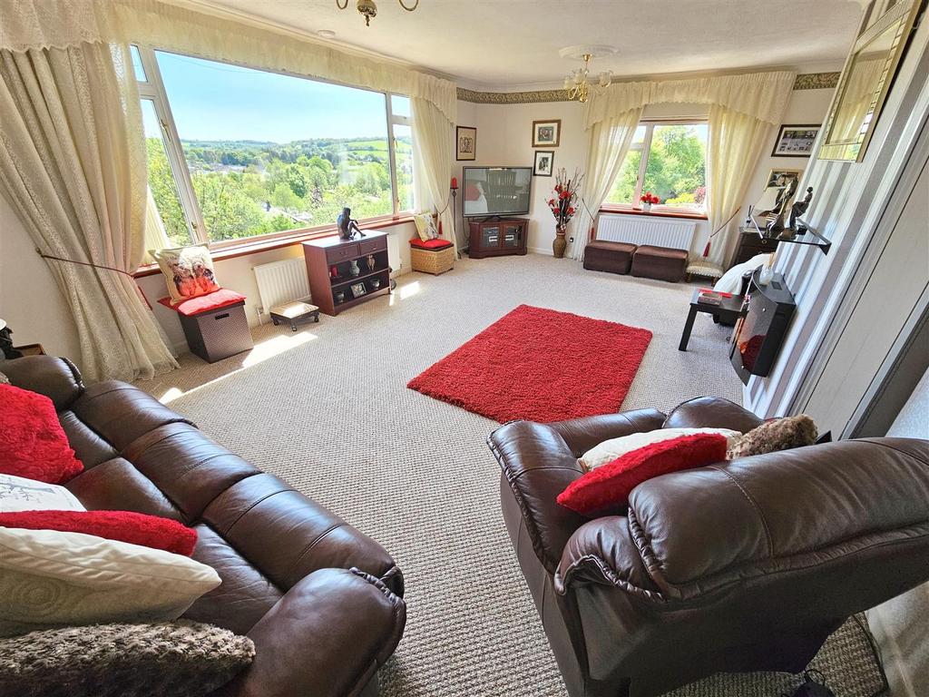Living Room.jpg