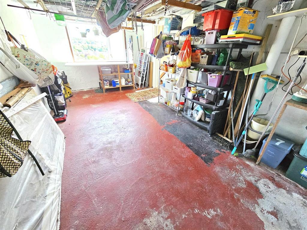 Garage (2).jpg