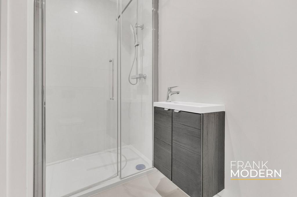 Bedroom Two En-Suite