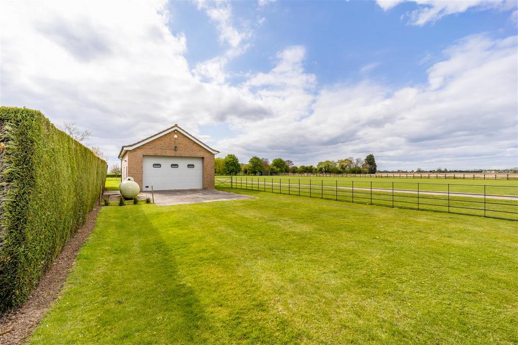 Langley House (Kirton)-8.jpg