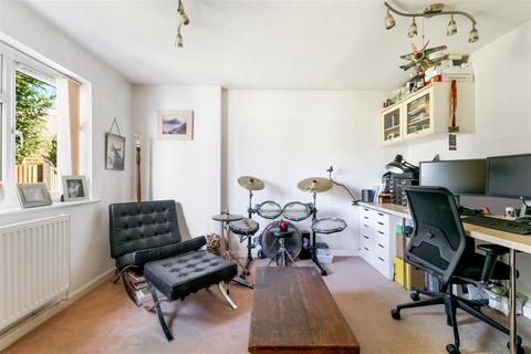 Madan Cottage Avenue Road, Epsom, KT18 7RD