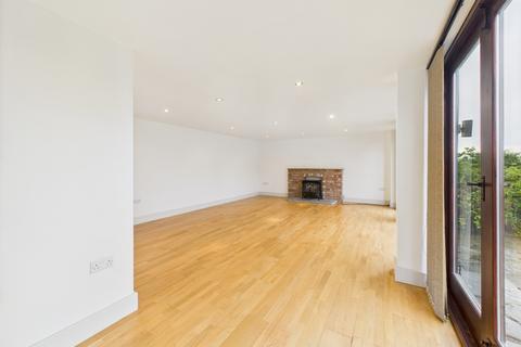 4 bedroom barn conversion to rent, The Wagon Barn, Manor Lane, Bredons Norton, GL20