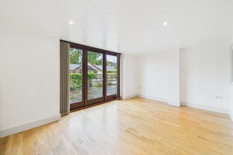 4 bedroom barn conversion to rent, The Wagon Barn, Manor Lane, Bredons Norton, GL20