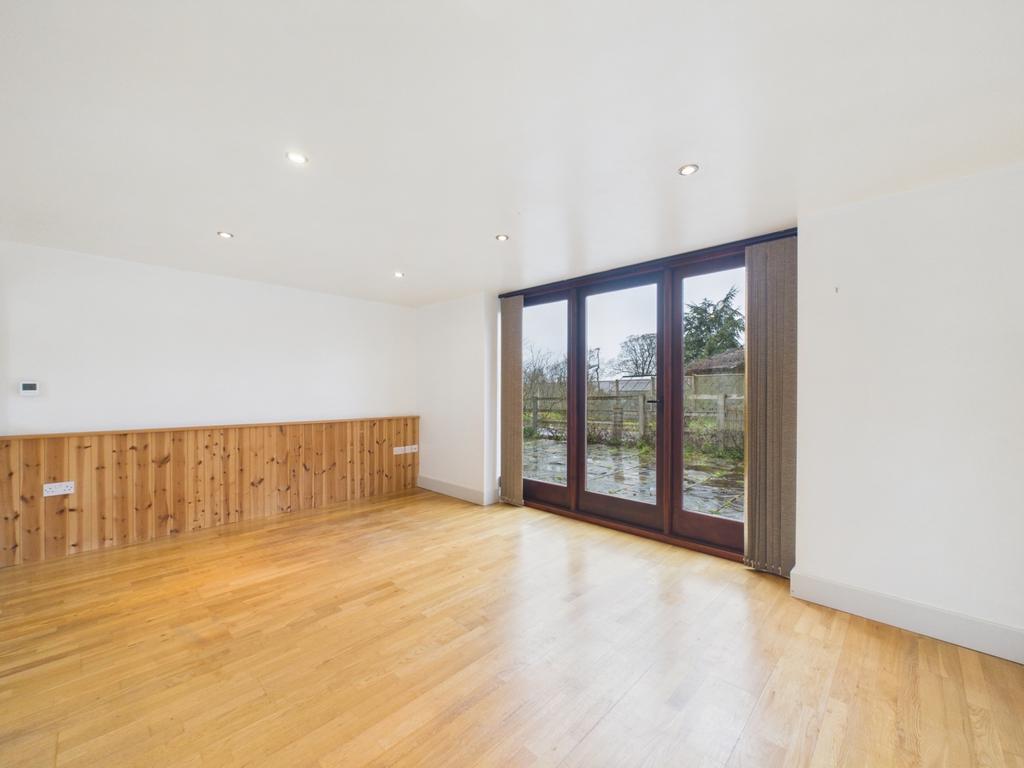 Cam01791 g0 pr0215 still004