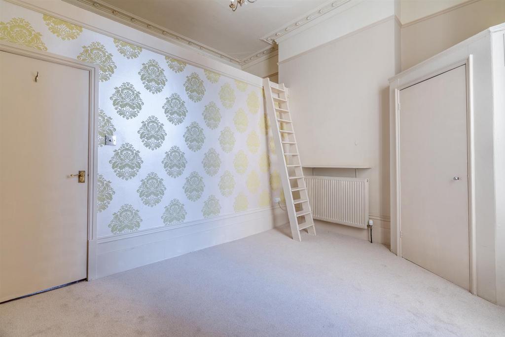 Bedroom b.jpg
