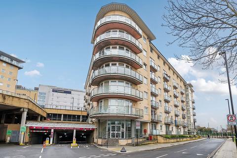 High Street, Feltham TW13