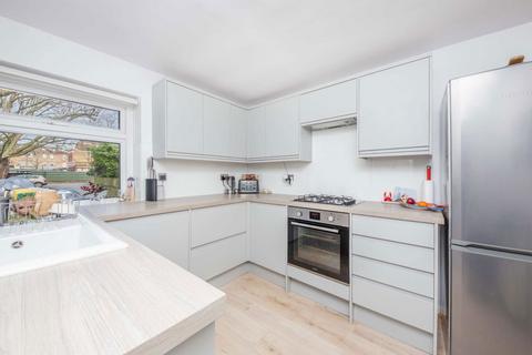 2 bedroom flat for sale, Crown Terrace, Richmond TW9