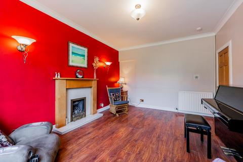 24 Cartsbridge Road, Clarkston, Glasgow, G76 8DH