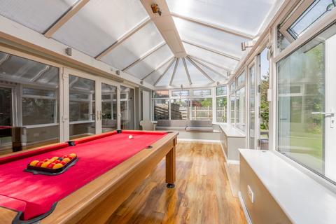 24 Cartsbridge Road, Clarkston, Glasgow, G76 8DH