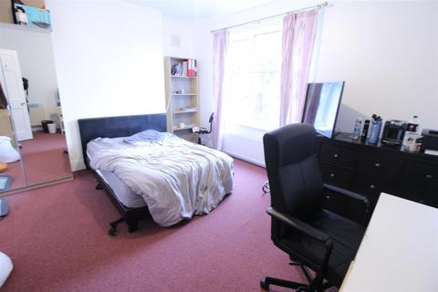 undefined, *£135pppw excl bills* Harlaxton Drive, Lenton, Nottingham