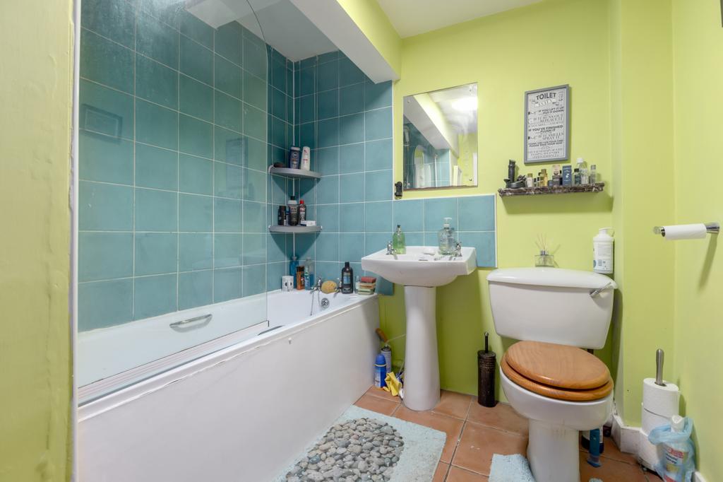 74199 Clarence St-011