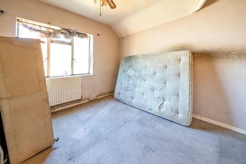 12 Bartram Close, Uxbridge, UB8 3AX
