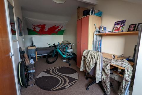 4 bedroom terraced house to rent, *£115pppw excluding bills!!* Cycle Road, Nottingham