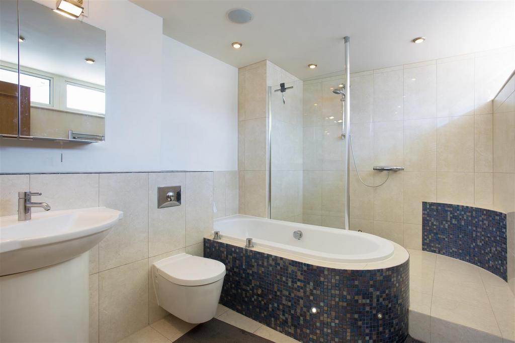 32 B Salterns Way 320446 19.jpg