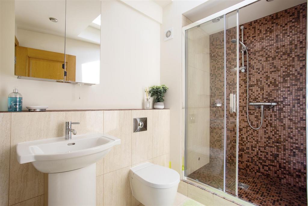 32 B Salterns Way 320446 20.jpg
