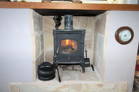 34 Hebble Row, Oakworth, Keighley, BD22 7QZ