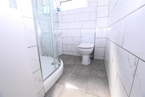 2 bedroom flat for sale, Eastern Esplanade, Canvey Island SS8