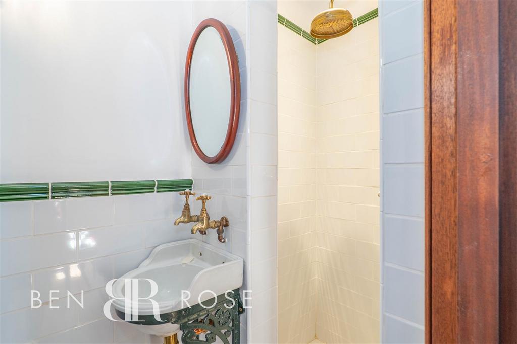 Master Ensuite