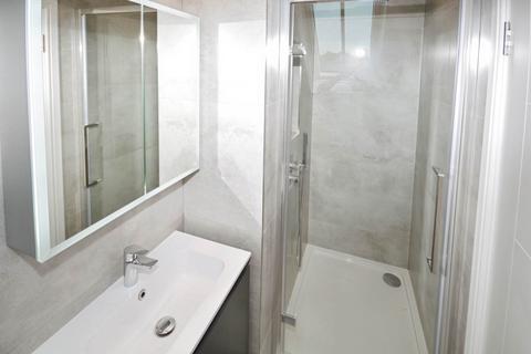 2 bedroom penthouse for sale, Sycamore Road, Amersham