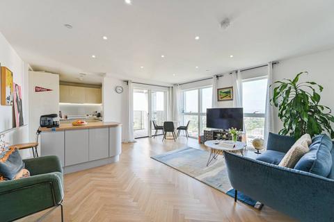 3 bedroom flat for sale, Pegler Square, Blackheath, London, SE3