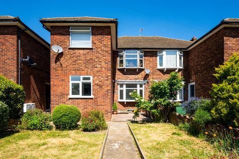 2 bedroom flat to rent, Chase Gardens, Chingford