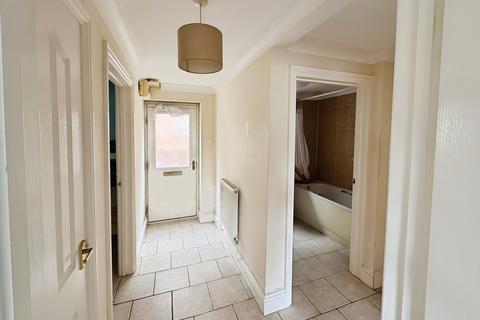 1 bedroom flat to rent, Madison Gardens, St Mary Street, ,