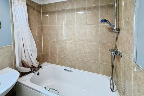 1 bedroom flat to rent, Madison Gardens, St Mary Street, ,