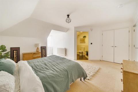 2 bedroom penthouse for sale, Pentire Avenue, Newquay TR7