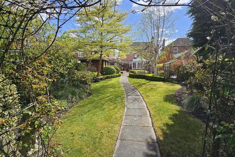 4 bedroom detached house for sale, Long Acre, Bingham
