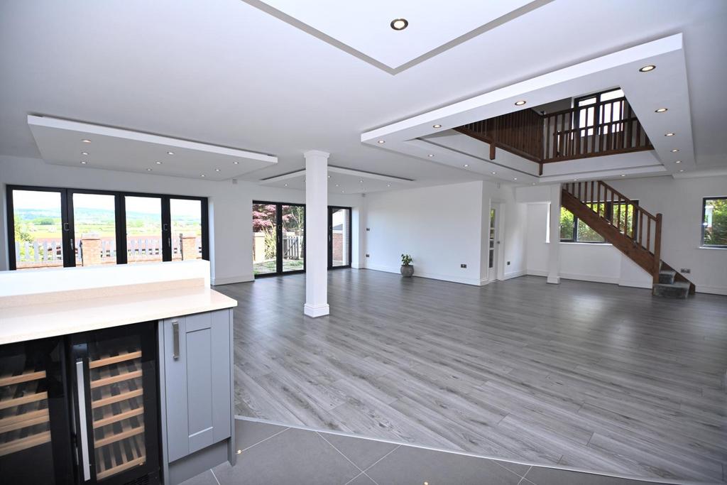 4 Ryecroft Drive, Westhoughton, Bolton, BL5 3 PW