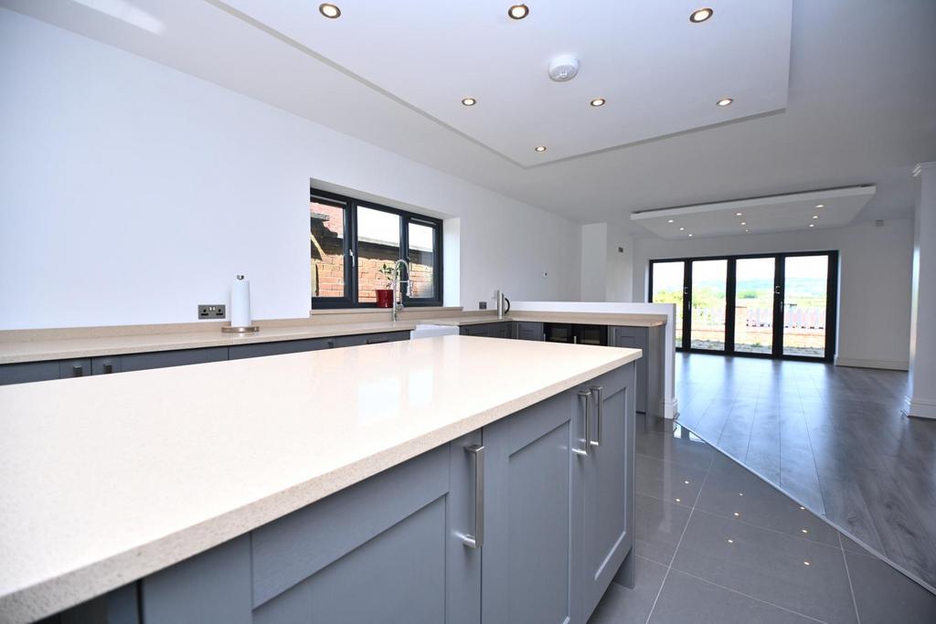 4 Ryecroft Drive, Westhoughton, Bolton, BL5 3 PW