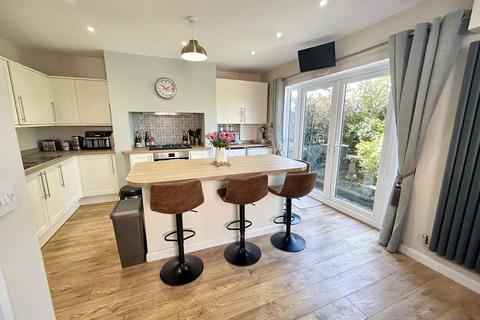 3 bedroom semi-detached house for sale, Hazel Grove, Burnopfield, Newcastle upon Tyne, Durham, NE16 6DU