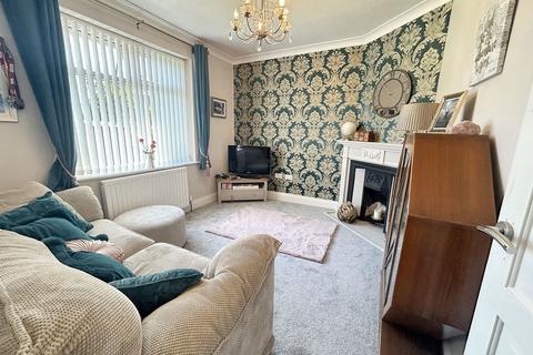 3 bedroom semi-detached house for sale, Hazel Grove, Burnopfield, Newcastle upon Tyne, Durham, NE16 6DU