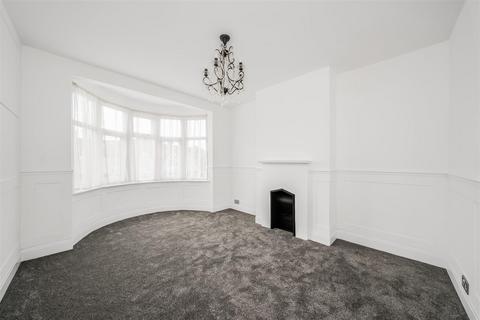 3 bedroom semi-detached house to rent, Hall Lane, London E4