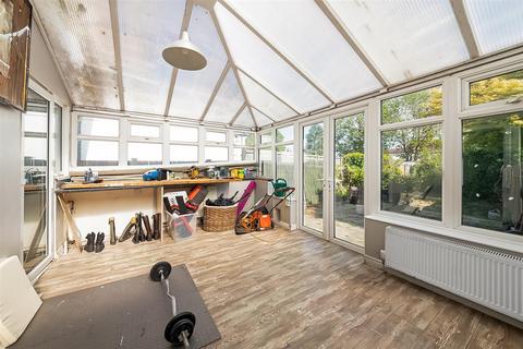 7 Bourne Lane, Caterham, CR3 5SP