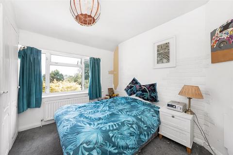 7 Bourne Lane, Caterham, CR3 5SP
