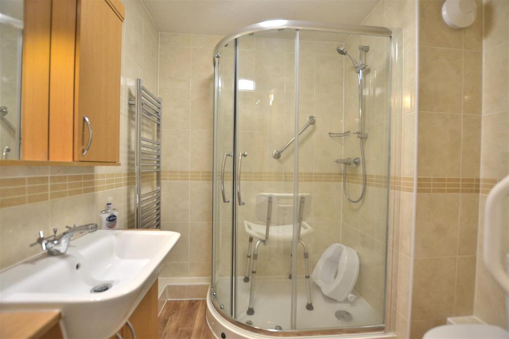 Shower Room.JPG