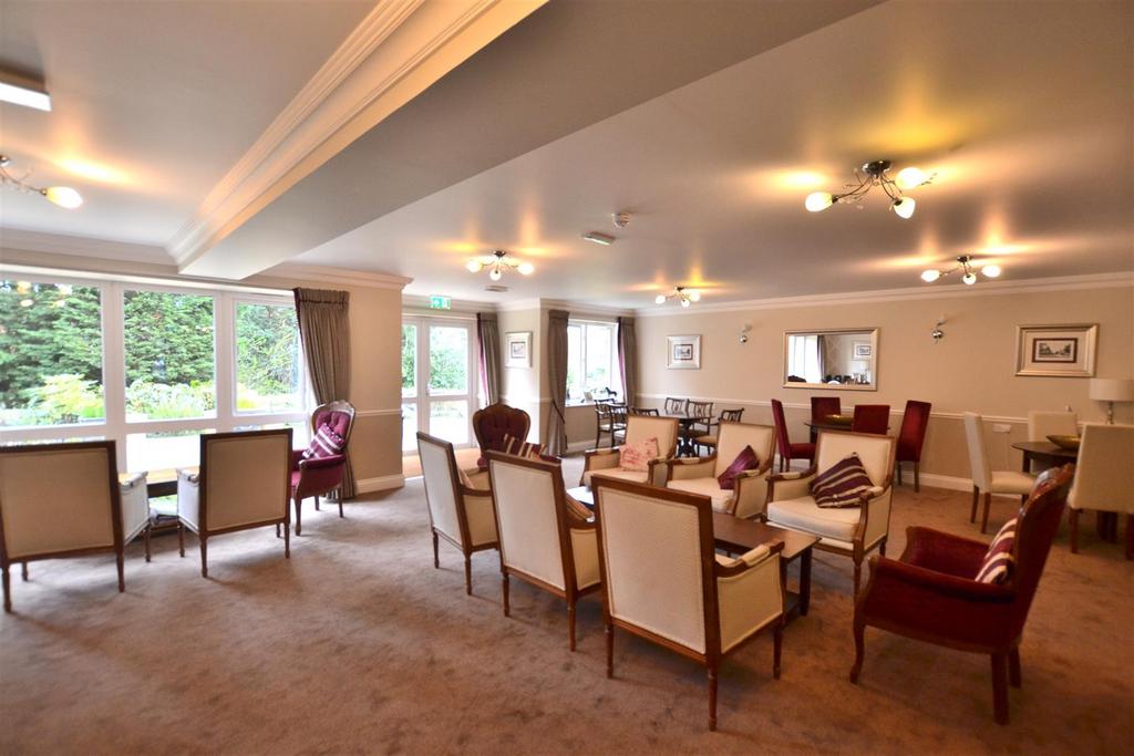 Communal Living Room 2.JPG