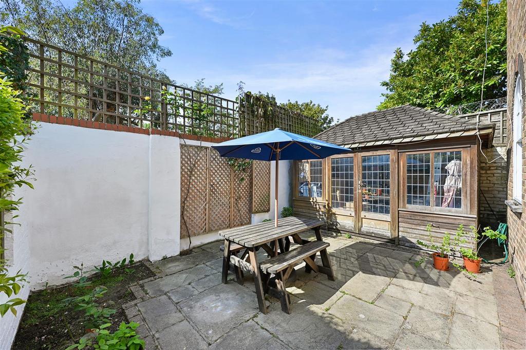 Black Lion Mews - Garden A3 (1).JPG