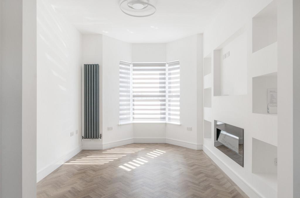 15-681e2704b3fde-...