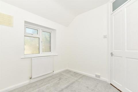 2 bedroom terraced house to rent, Darnley Road, Rochester ME2
