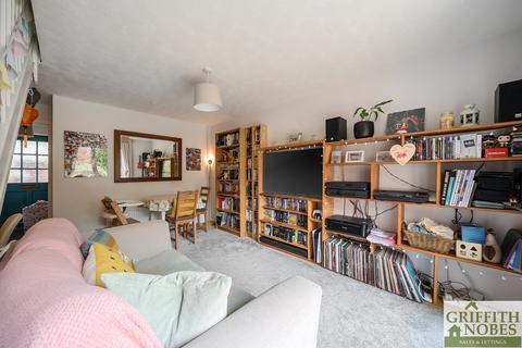 8 Fitzhardinge Way, Berkeley, GL13 9EG